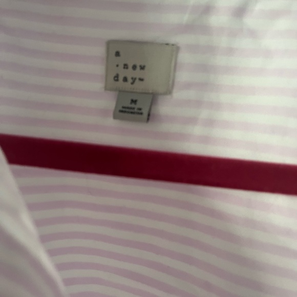 Button down - Picture 2 of 2